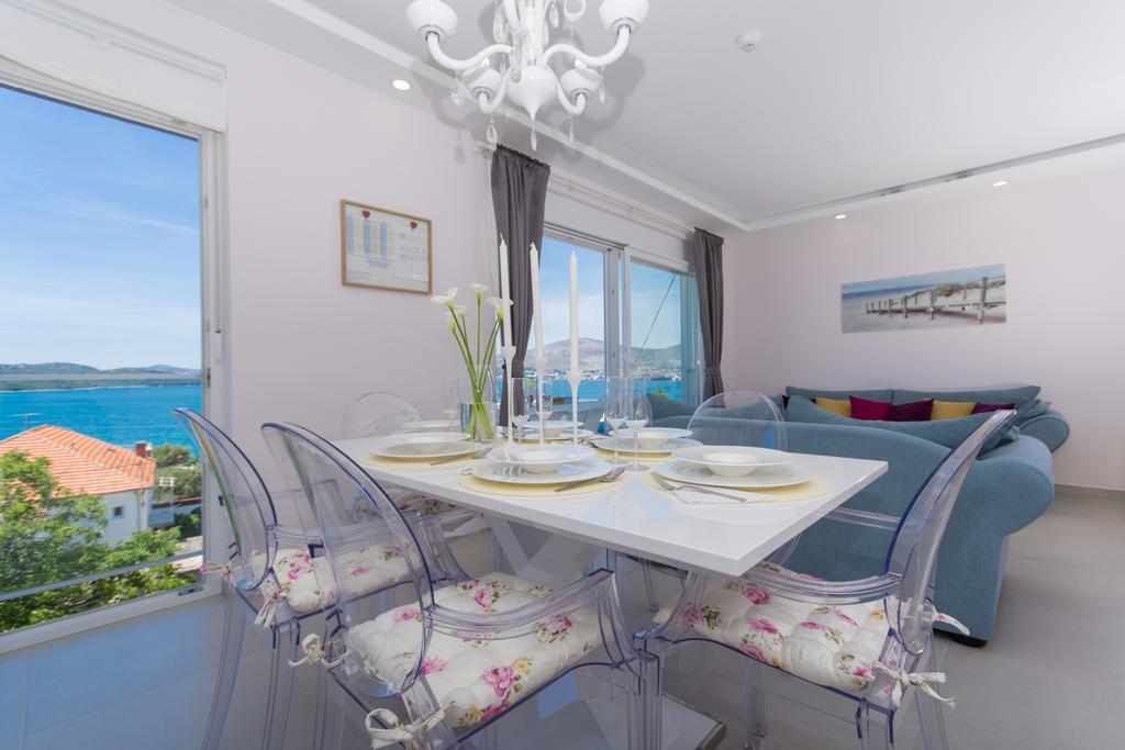 Apartments Soho Trogir Room photo